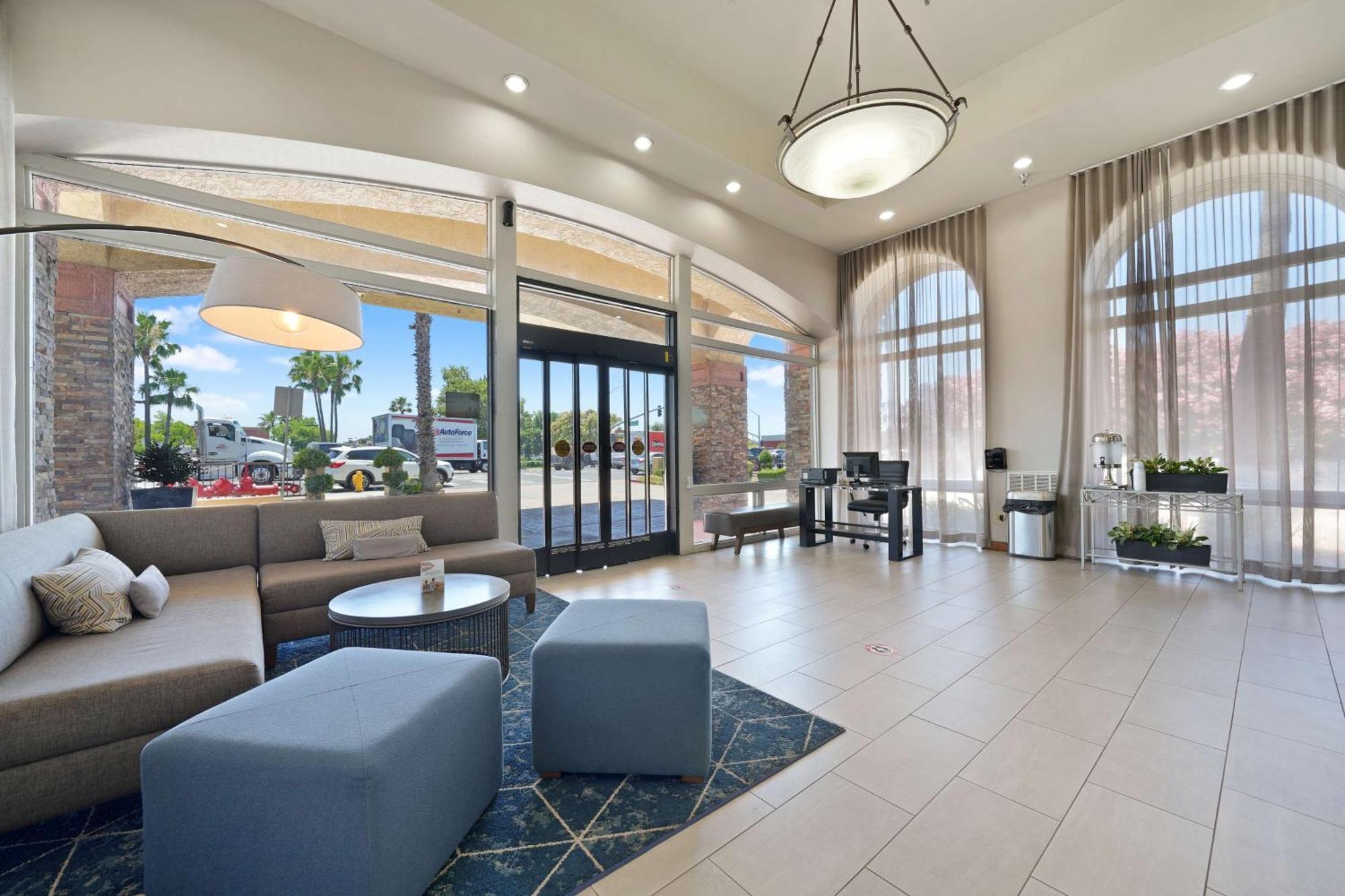 Best Western Plus Executive Inn&Suites Manteca Exterior foto